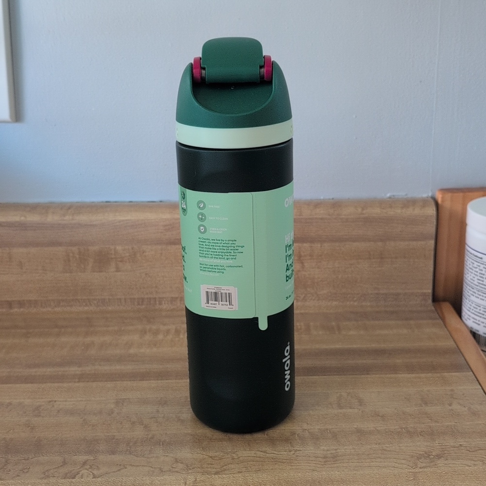 Owala Green insulated Water Bottle - Picture 4 of 6